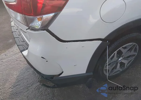 2022 Subaru Forester Premium z USA, uszkodzony, nr VIN JF2SKAEC6NH430136